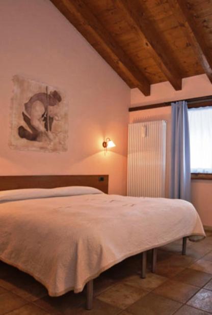 Meuble Lo Miete Viei Hotel Champoluc Exterior foto